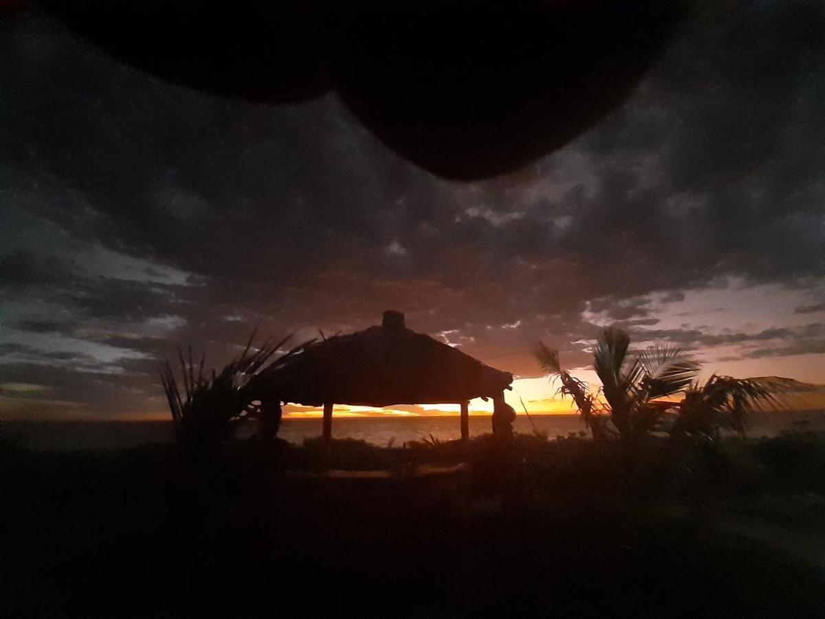 Aux 2 Metis Hotel Toliara Exterior foto